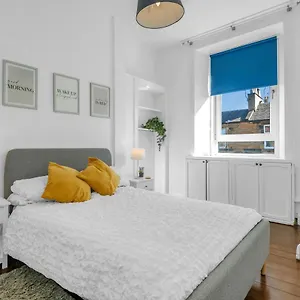 Spacious & Modern 1 Bedroom Flat - Near Centre & Arthur Seat Apartment Edinburgh