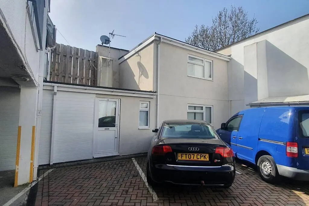 Apartment 1 Bedroom Flat, Sleeps Up To 5Ppl, City Center Cardiff